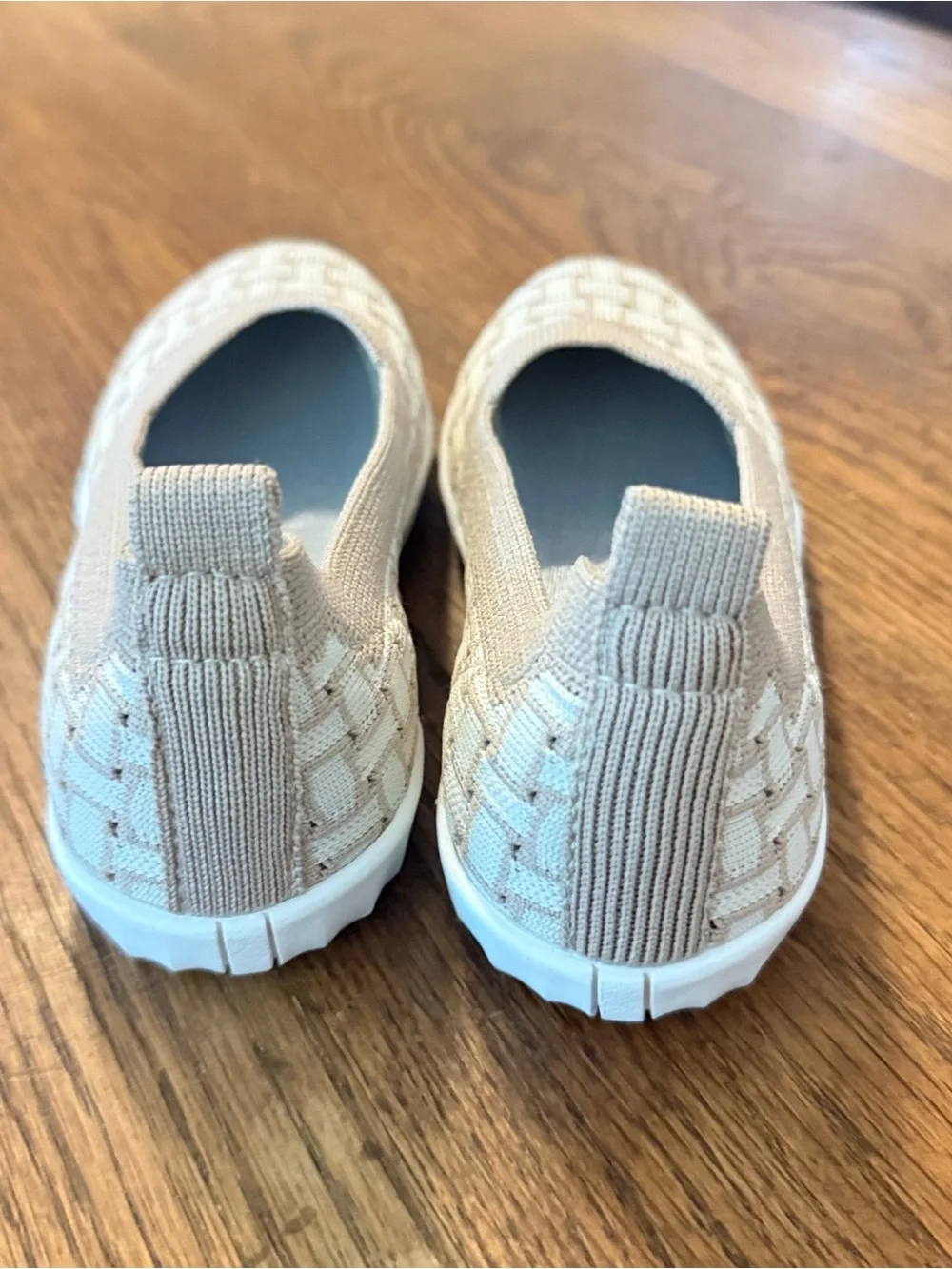 bernie mev. Girls' Woven Slip-On Shoes in Beige size 28/11 NWOT